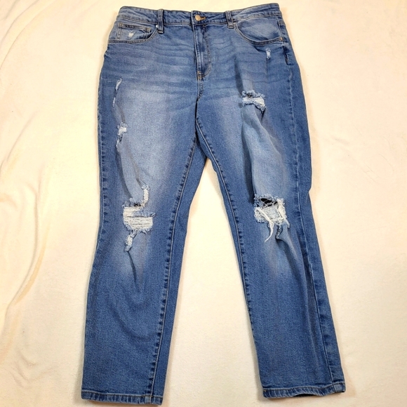 No Boundries Regular Fit Women's 15 Blue Medium Wash 5-Pocket Distressed Jeans - Picture 2 of 14